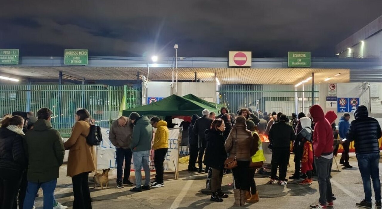 Crisi Trasnova, spiraglio dalla Stellantis per i lavoratori di Pomigliano: «Riapriamo la discussione»