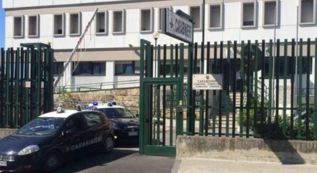 Minorenne palpeggiata e molestata al ritorno da scuola: 41enne arrestato a Torre del Greco