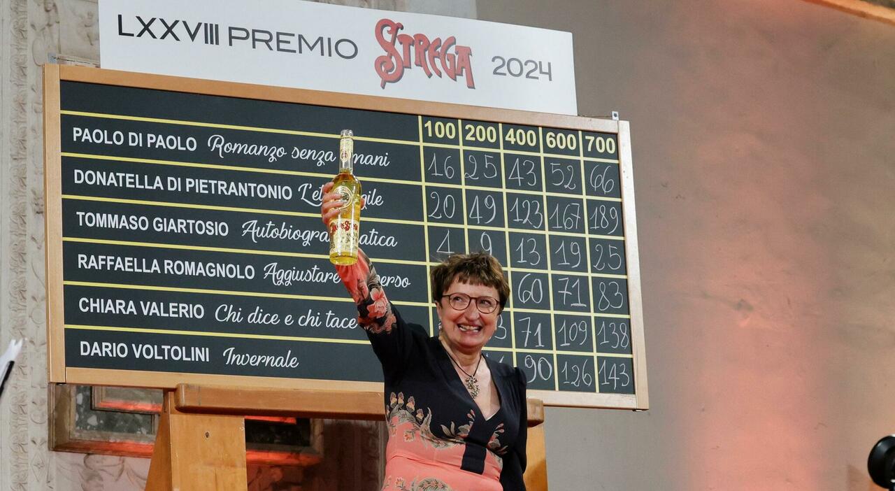 Premio Strega 2024, vince ?Donatella Di Pietrantonio con L'età fragile