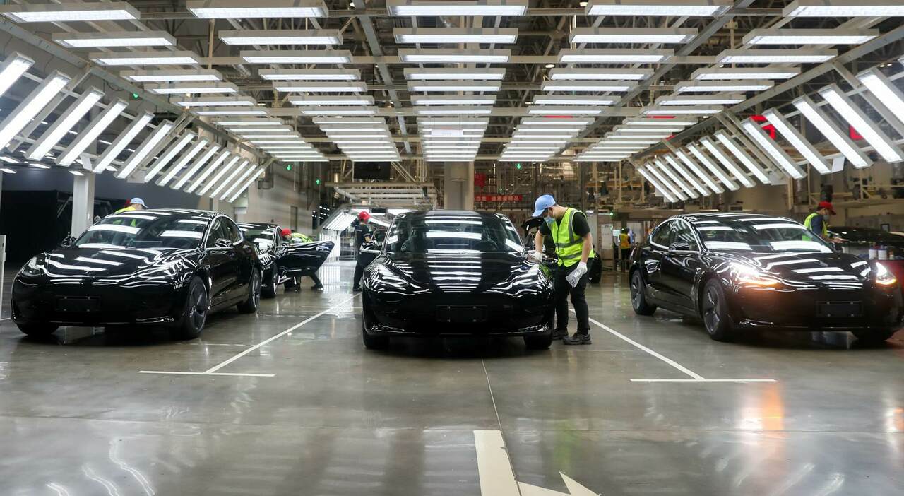 Una fabbrica Tesla