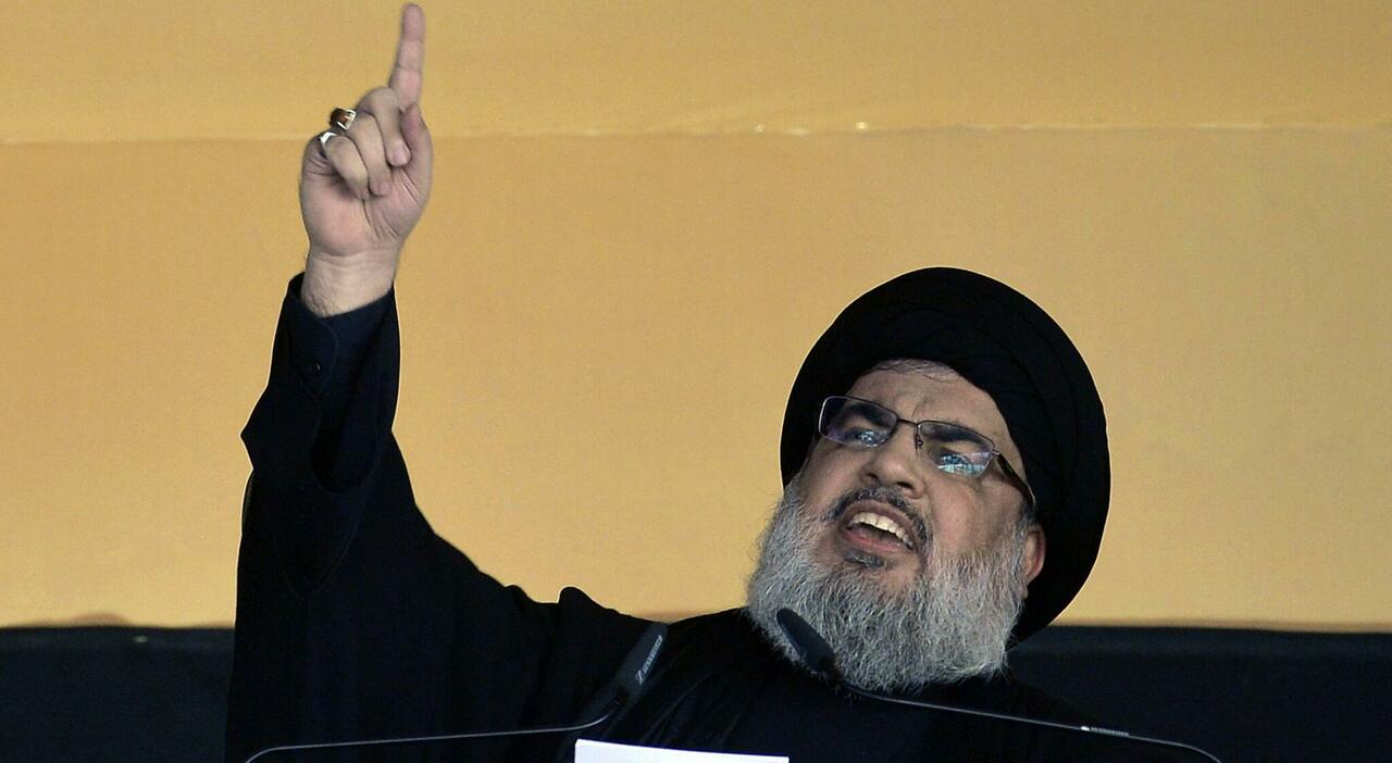 Nasrallah morto, chi era il leader di Hezbollah colpito nel raid a Beirut: la militanza politica, l