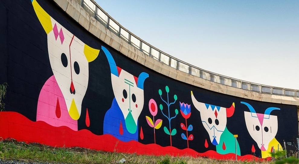 Una delle opere di GRAArt,una iniziativa di street art promossa da Anas