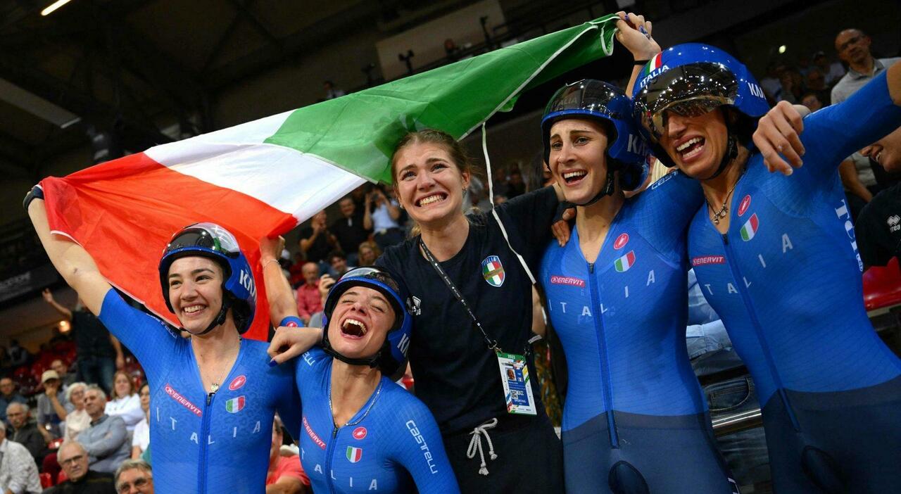 Ciclismo su pista, Italia di bronzo nell'inseguimento femminile. Il ct Marco Villa: «Ci va stretto»