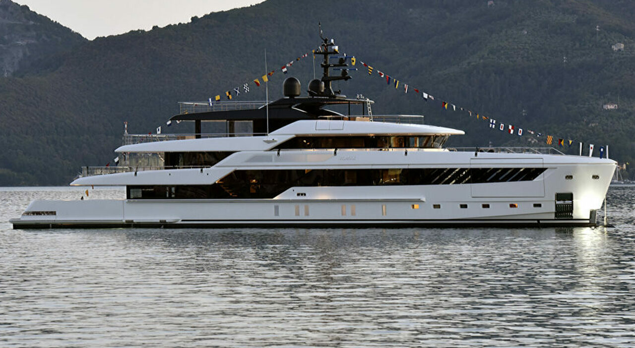 Almax, yacht Sanlorenzo di 50 metri in acciaio e alluminio