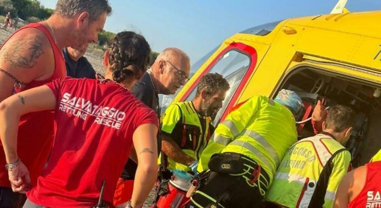 Saverio Amato, bagnino si tuffa in acqua e salva una turista che rischia di annegare, ma la Capitaneria lo multa: deve pagare 1.032 euro, ecco perché