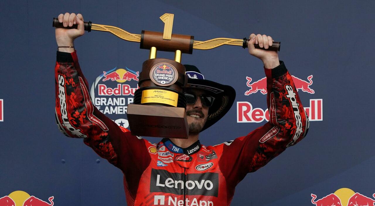 Pecco Bagnaia festeggia la vittoria