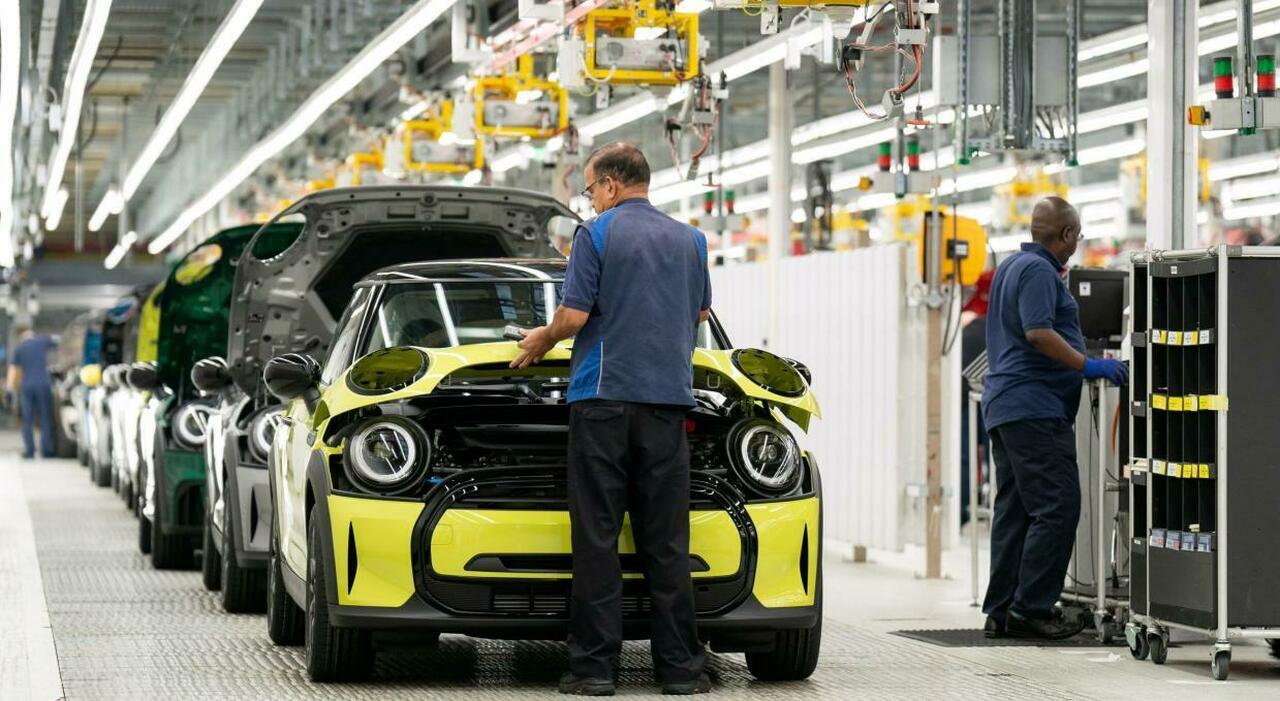 Una fabbrica auto in GB