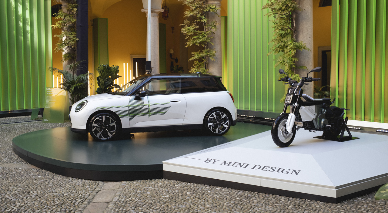 Vibrant Transitions l'installazione con cui Bmw Italia ha inaugurato, alla Design Week di Milano, la sua nuova 'casa' nella prestigiosa sede dello storico Palazzo Borromeo