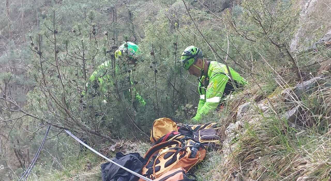 Disperso sul da Ilgazzettino.it Disperso sul Monte Rest lancia allarme con la funzione emergenza del cellulare poi il silenzio sospese le ricerche dopo un giorno di perlustrazioni