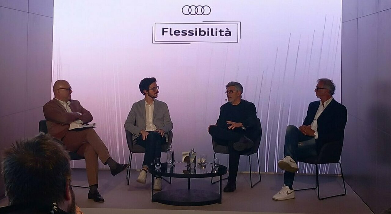 Al centro Mauro Panichi, preparatore atletico e performance coach di Jannik Sinner, il numero uno del tennis mondiale, intervenuto a Milano all'Audi Talk inserito nella partecipazione della casa del Quattro Anelli al FuoriSalone