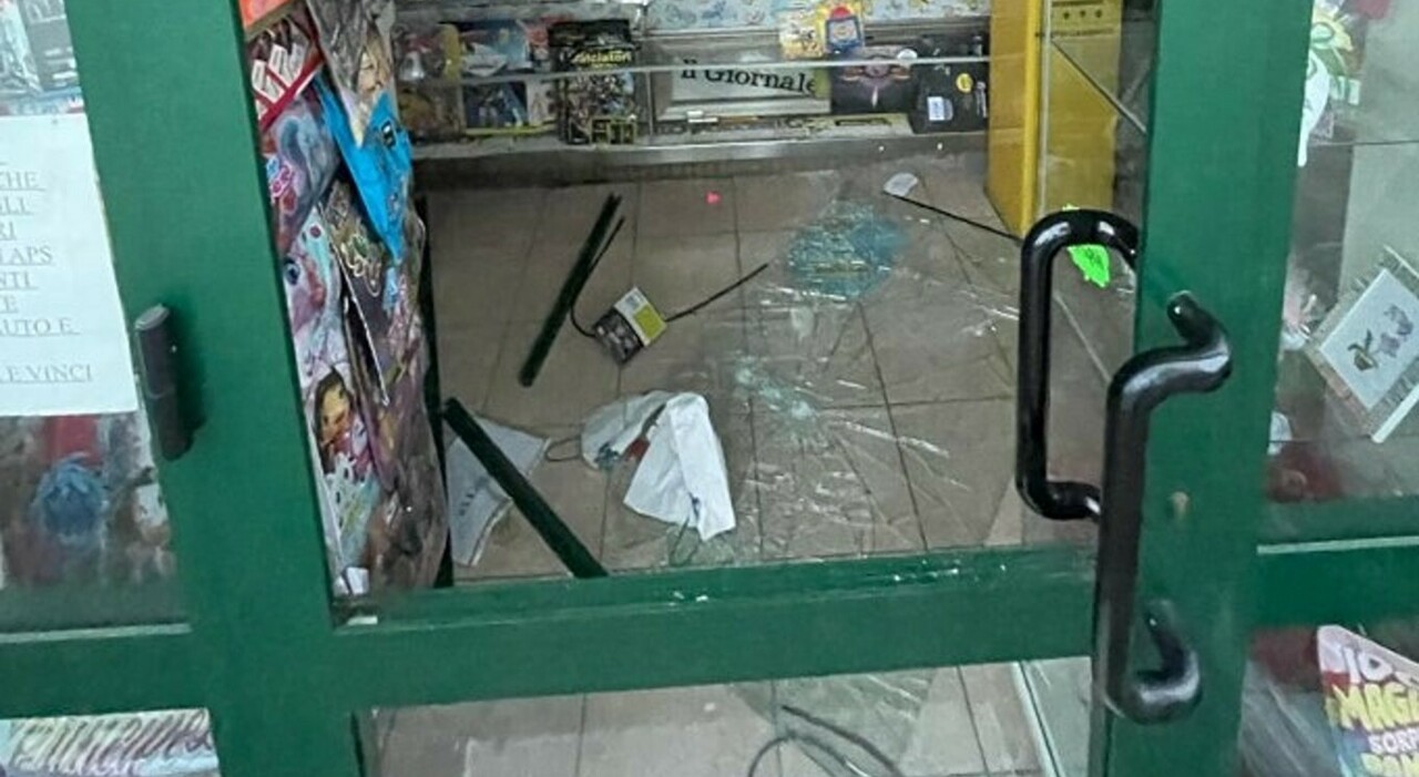 Truffa delle carte Pokemon, da Padova a Roma fingendo di voler comprare la  collezione da 24mila euro: le fanno caricare in auto e scappano