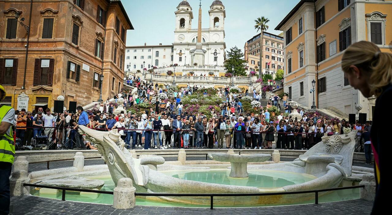 Tornano gli zampilli d’acqua. Lavori sbrigati in fretta. Tornano gli zampilli d’acqua. Lavori sbrigati in fretta.