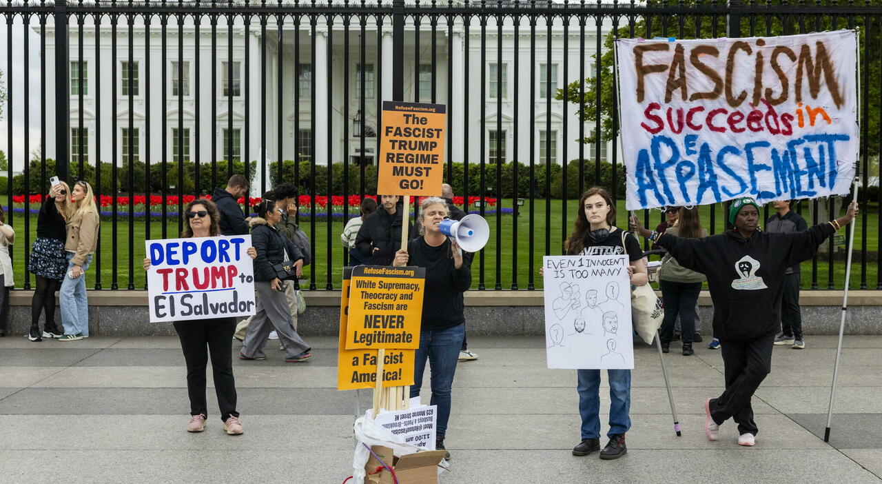 Usa, la Corte Suprema sospende l