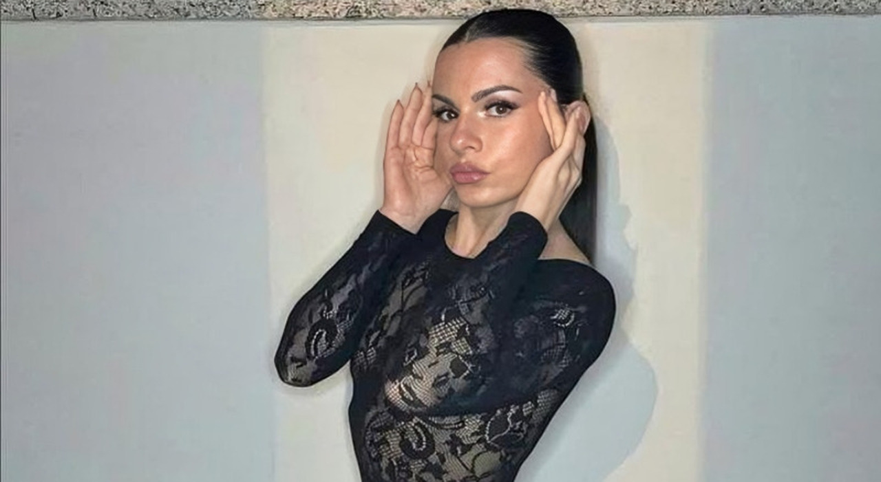 La Maestra de Treviso y su Doble Vida en OnlyFans(04)