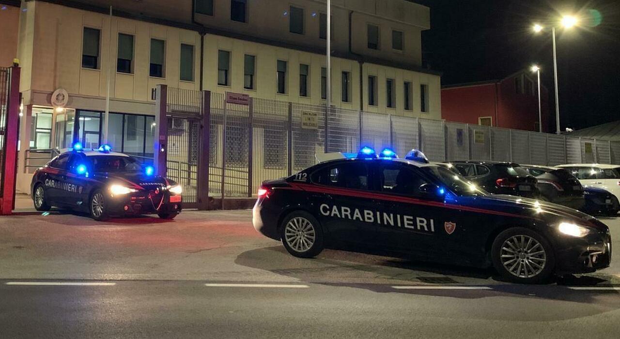 Inseguimento e spari nella notte, arrestato un 22enne: si era messo alla guida ubriaco e senza patente Inseguimento e spari nella notte, arrestato un 22enne: si era messo alla guida ubriaco e senza patente