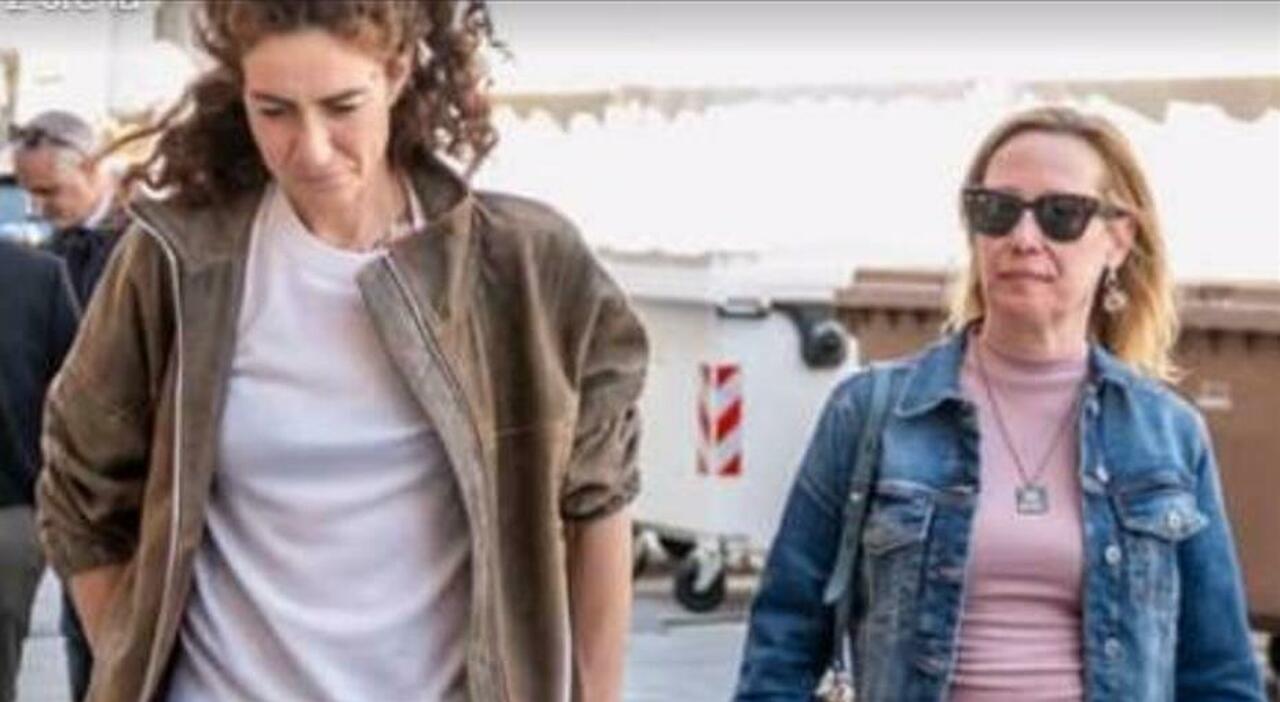 Ascoli, caso striscione antifascista: il giallo dell?identificazione avvenuta anche nel 2024. La senatrice Cucchi: «Me lo ha detto il sindaco ma la fornaia smentisce» Ascoli, caso striscione antifascista: il giallo dell?identificazione avvenuta anche nel 2024. La senatrice Cucchi: «Me lo ha detto il sindaco ma la fornaia smentisce»