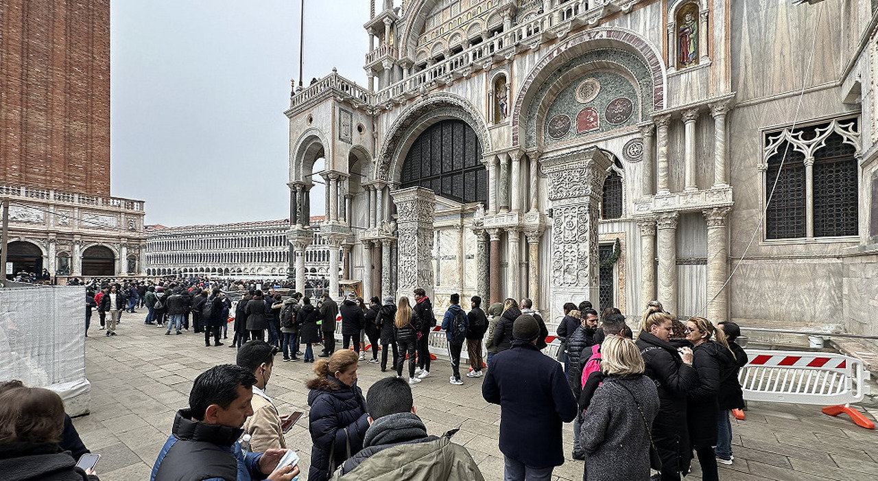 Basilica di San Marco, visite solo su prenotazione online: stop a code e bagarini Basilica di San Marco, visite solo su prenotazione online: stop a code e bagarini