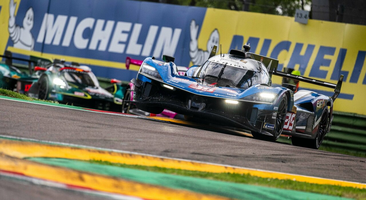 Un'immagine del WEC nel recente appuntamento di Imola