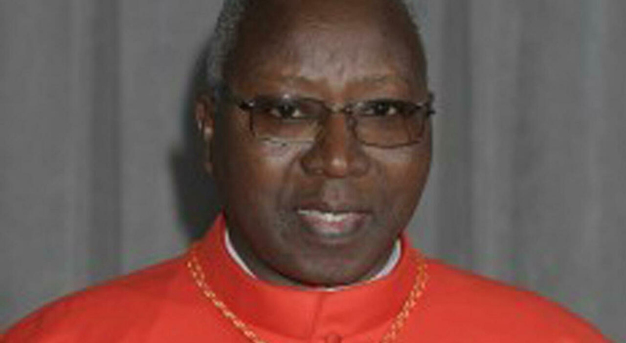 Conclave, il cardinale Ouédraogo "ringiovanisce" di 11 mesi pur di votare. «Sono nato in Burkina Faso, senza una data» Conclave, il cardinale Ouédraogo "ringiovanisce" di 11 mesi pur di votare. «Sono nato in Burkina Faso, senza una data»