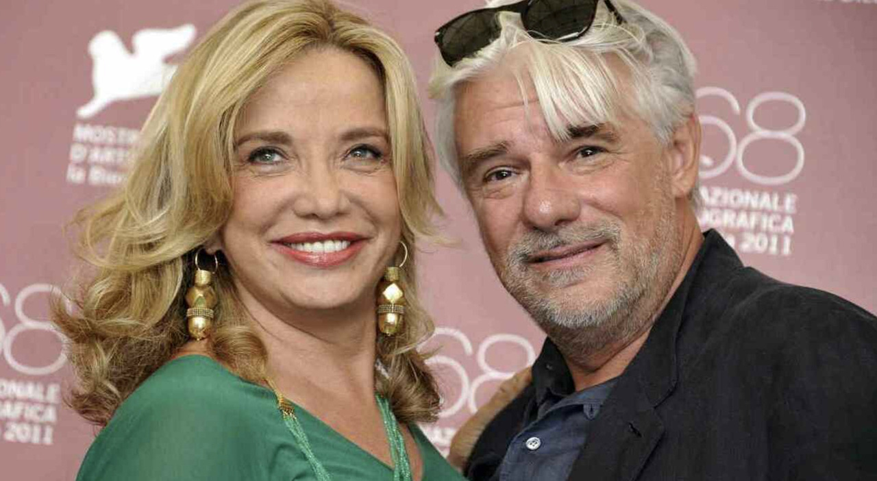 Ricky Tognazzi compie 70 anni, il fratello norvegese, le nozze "obbligate" con Simona Izzo, il rapporto con papà Ugo: «Quando si ammalò, non andai a trovarlo spesso» Ricky Tognazzi compie 70 anni, il fratello norvegese, le nozze "obbligate" con Simona Izzo, il rapporto con papà Ugo: «Quando si ammalò, non andai a trovarlo spesso»
