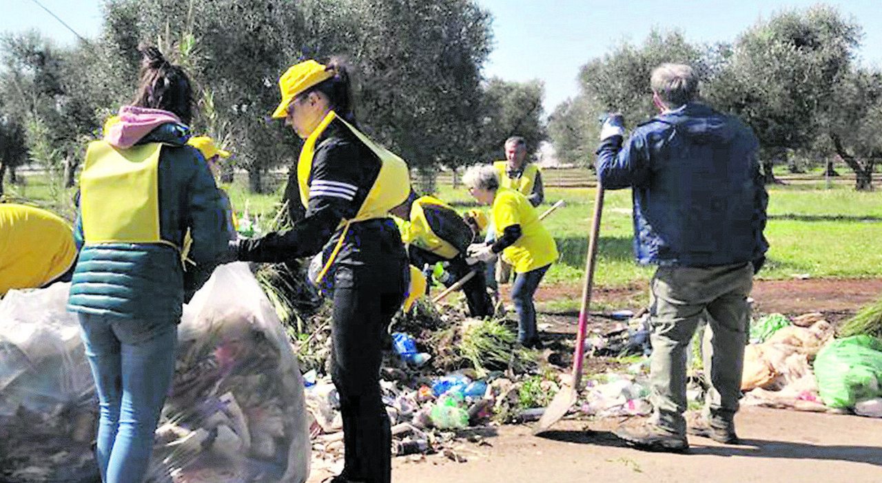 ?Sporchiamoci le mani": l?esercito dei volontari pronto per Lecce ?Sporchiamoci le mani": l?esercito dei volontari pronto per Lecce