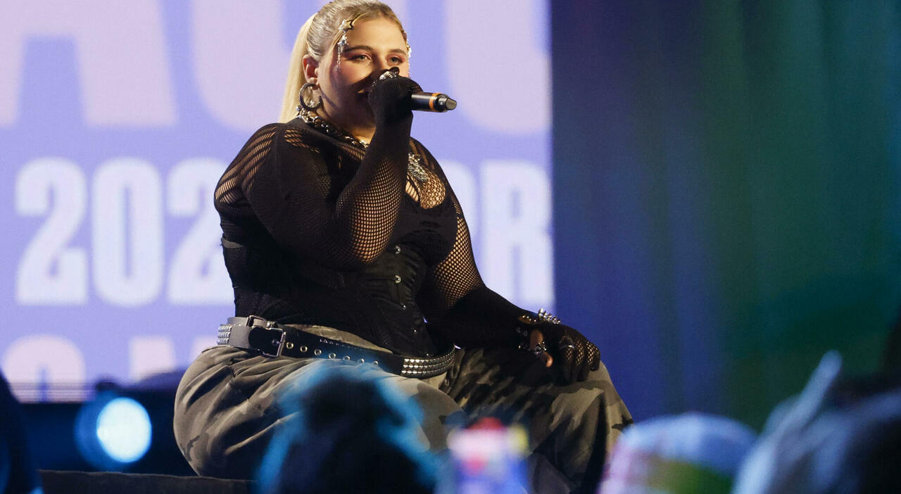 BigMama, il monologo sulle critiche sul peso: «Il mio corpo mi ha portato in ospedale a fare chemio, io l BigMama, il monologo sulle critiche sul peso: «Il mio corpo mi ha portato in ospedale a fare chemio, io l