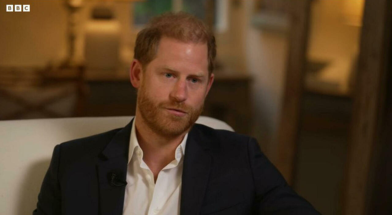 Harry, il dietrofront del principe ribelle e quella strana frase sul padre Re Carlo: «Non so quanto gli resta da vivere» Harry, il dietrofront del principe ribelle e quella strana frase sul padre Re Carlo: «Non so quanto gli resta da vivere»