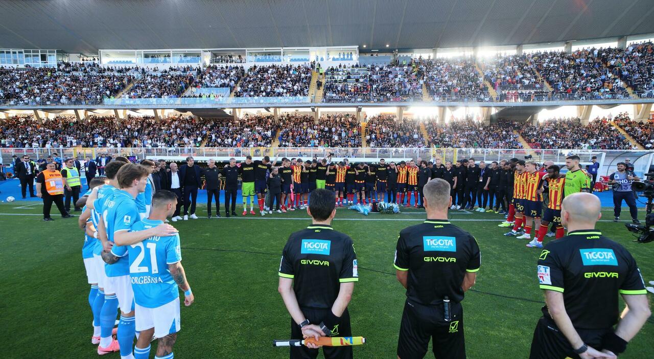 Lecce Napoli diretta: Raspadori su punizione, azzurri in vantaggio Lecce Napoli diretta: Raspadori su punizione, azzurri in vantaggio