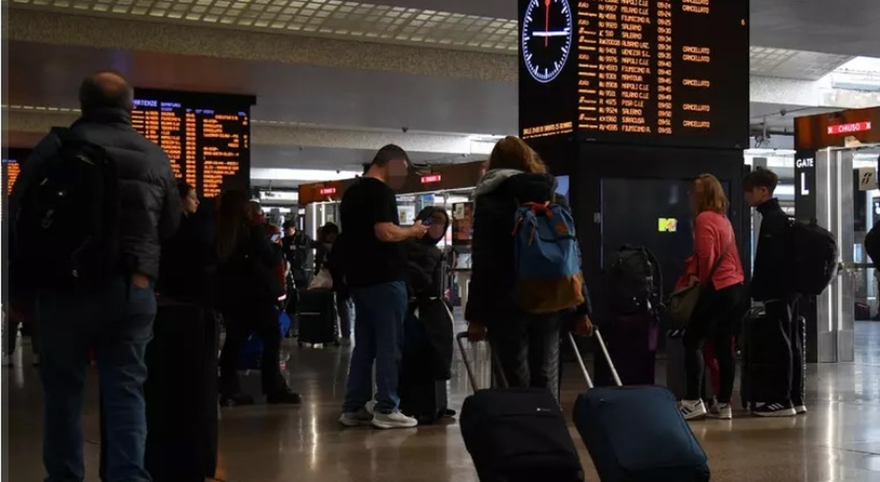 Maggio nero per i trasporti: in arrivo oltre 30 scioperi in tutta Italia già da lunedì.
Il calendario, le fasce garantite, le città coinvolte Maggio nero per i trasporti: in arrivo oltre 30 scioperi in tutta Italia già da lunedì.
Il calendario, le fasce garantite, le città coinvolte