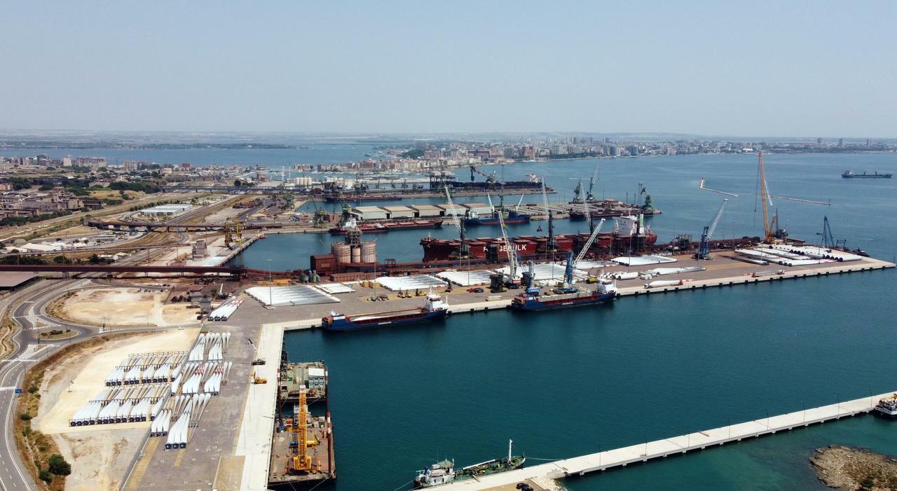 Porto, semaforo verde al bilancio: sul conto oltre 180 milioni di euro Porto, semaforo verde al bilancio: sul conto oltre 180 milioni di euro