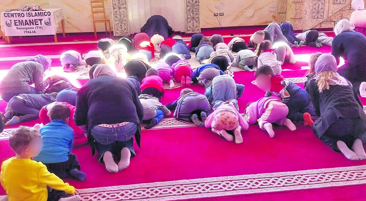 Bambini dell da Ilgazzettino.it bambini dell asilo parrocchiale portati a pregare nella moschea scoppia la polemica