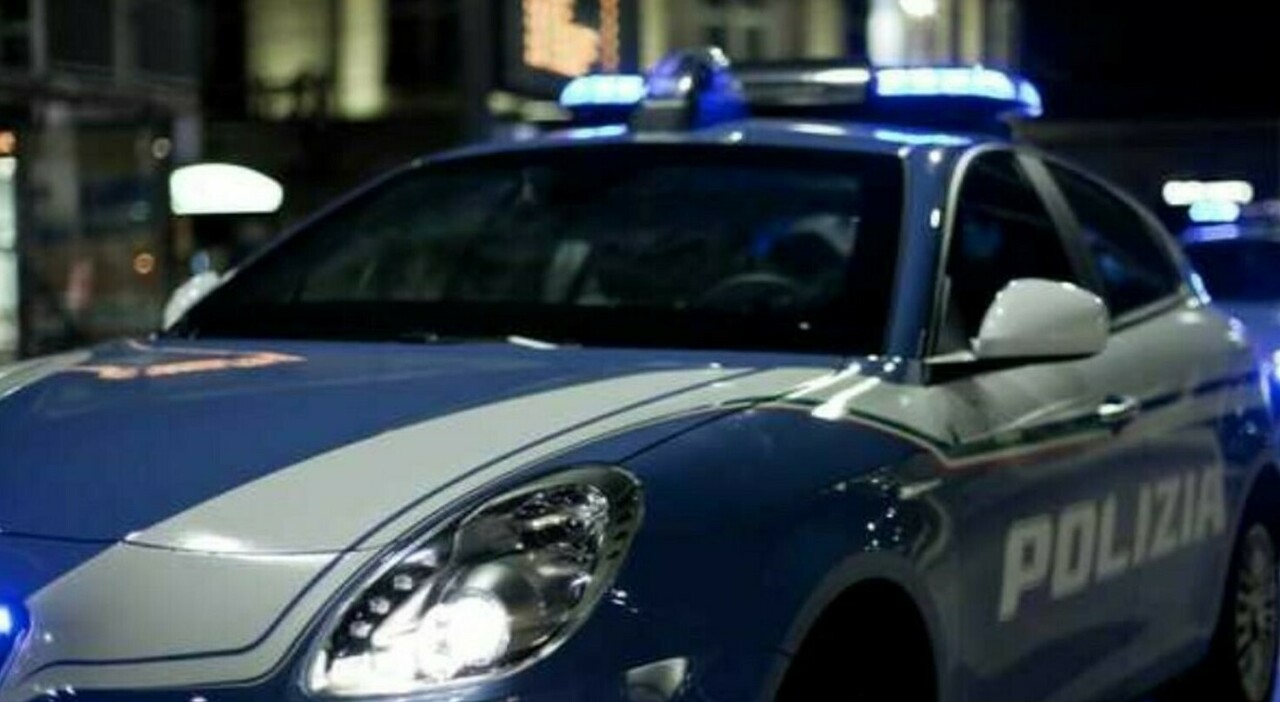 Ragazzo di 26 anni ucciso a coltellate in strada al culmine di un litigio calcistico tra 10 giovani con catene e bastoni Ragazzo di 26 anni ucciso a coltellate in strada al culmine di un litigio calcistico tra 10 giovani con catene e bastoni