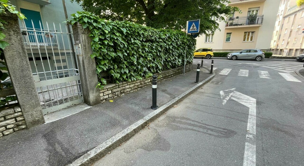 Riccardo Claris ucciso a coltellate durante una lite tra tifosi, aveva 26 anni: arrestato il 19enne Jacopo De Simone, voleva difendere il fratello Riccardo Claris ucciso a coltellate durante una lite tra tifosi, aveva 26 anni: arrestato il 19enne Jacopo De Simone, voleva difendere il fratello