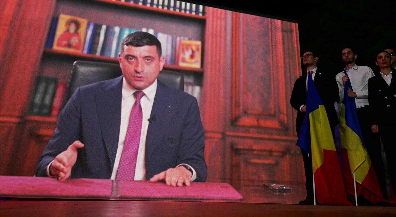 Elezioni Romania, candidato di estrema destra Simion in testa con il 40%. Ma sarà ballottaggio Elezioni Romania, candidato di estrema destra Simion in testa con il 40%. Ma sarà ballottaggio