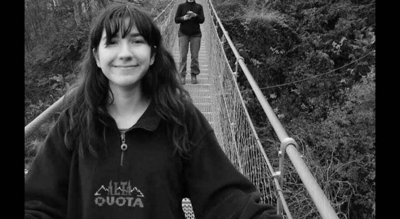 Giulia Cecchettin, la dedica della sorella Elena nel giorno del suo compleanno: «Oggi avresti compiuto gli anni che avevo io quando ti ho persa per sempre» Giulia Cecchettin, la dedica della sorella Elena nel giorno del suo compleanno: «Oggi avresti compiuto gli anni che avevo io quando ti ho persa per sempre»
