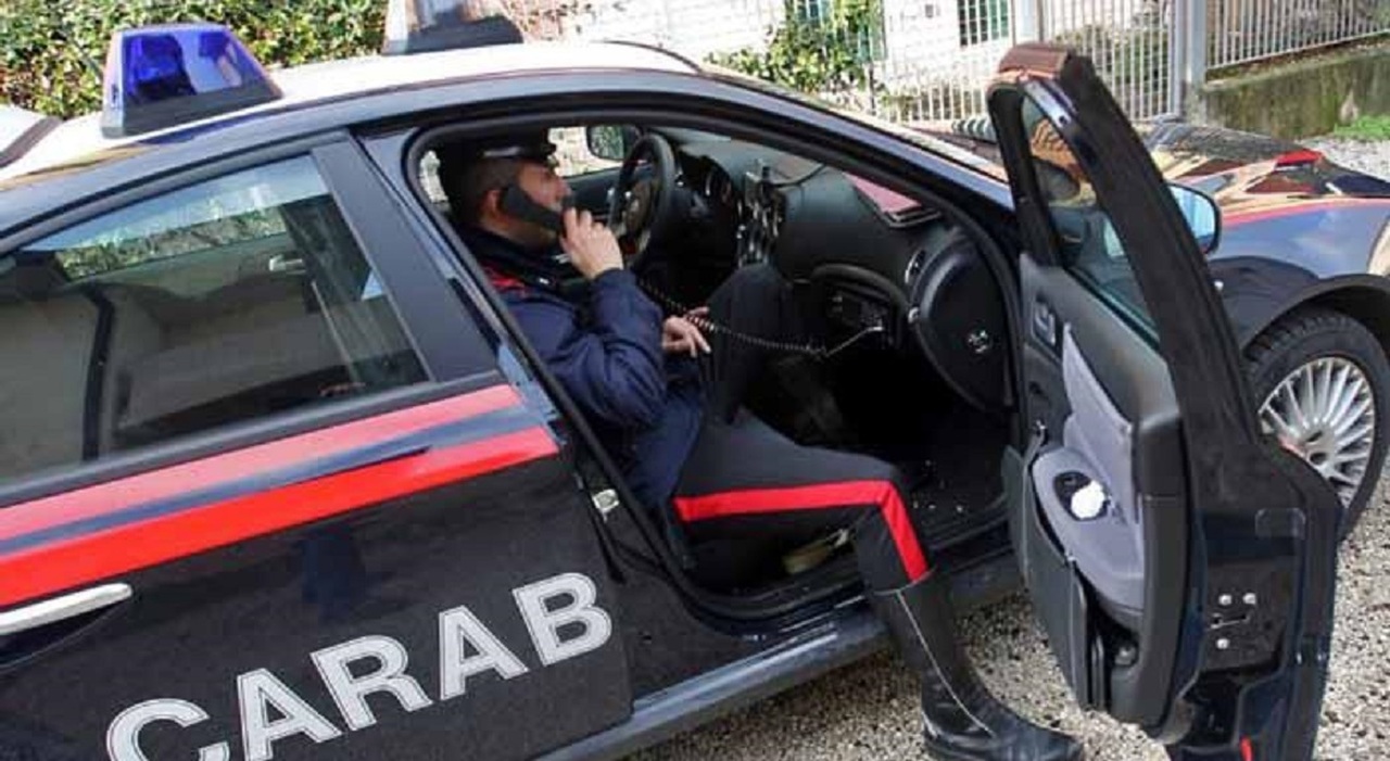 Frascati: spari misteriosi contro un’agenzia immobiliare Frascati: spari misteriosi contro un’agenzia immobiliare