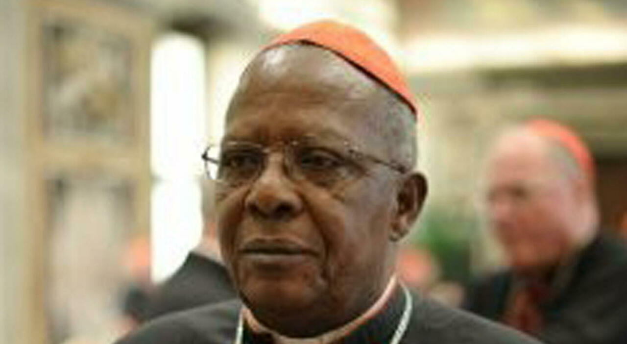 Njue, il cardinale escluso dal Conclave "senza motivo": «Non sono malato, non sono stato invitato». Ma il Vaticano smentisce Njue, il cardinale escluso dal Conclave "senza motivo": «Non sono malato, non sono stato invitato». Ma il Vaticano smentisce