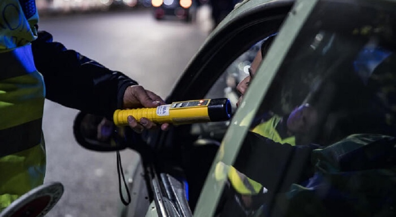 Codice della strada, sulla droga alla guida una circolare smentisce Salvini: «Punibile solo se presa da poco». Come cambiano i controlli Codice della strada, sulla droga alla guida una circolare smentisce Salvini: «Punibile solo se presa da poco». Come cambiano i controlli
