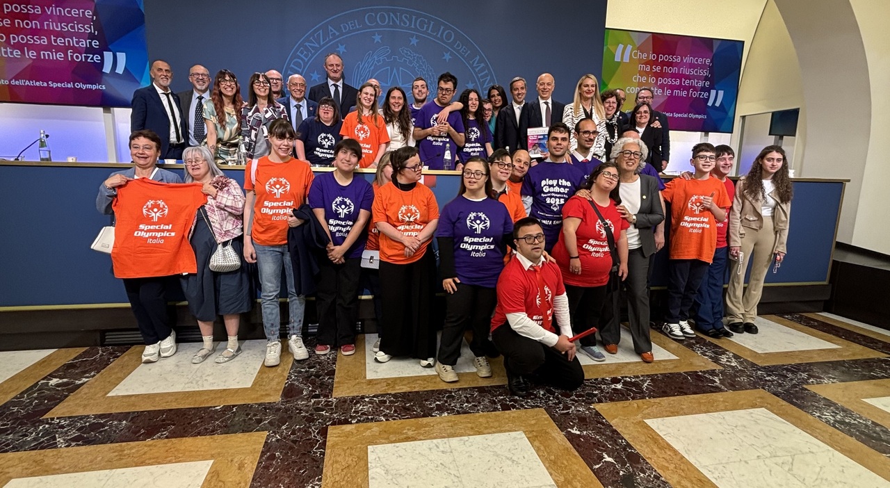 Gli atleti di Special Olympics si preparano per Play the Games 2025, con il Ministro Locatelli che esalta il ruolo del lavoro di squadra nei talenti emergenti Gli atleti di Special Olympics si preparano per Play the Games 2025, con il Ministro Locatelli che esalta il ruolo del lavoro di squadra nei talenti emergenti
