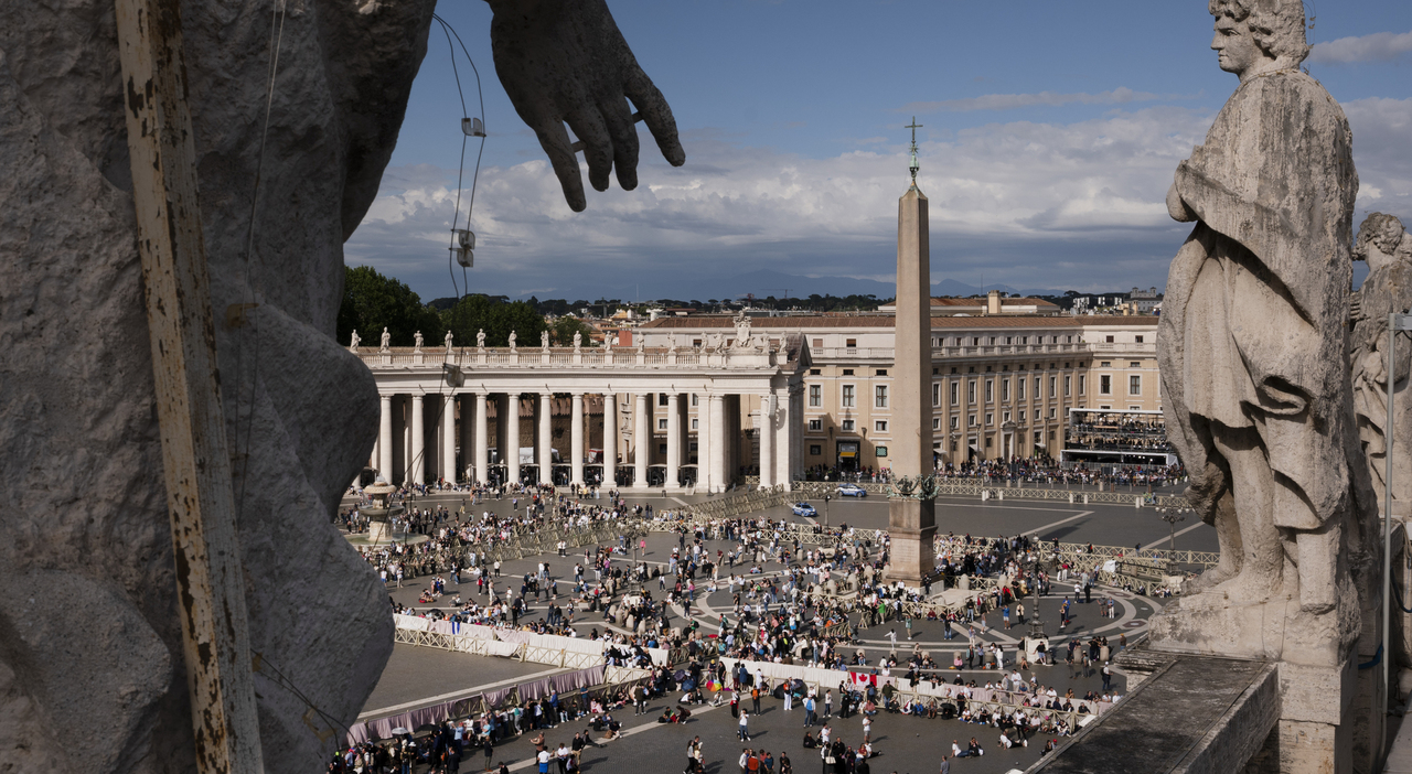 Conclave, il primo giorno: la lunga attesa, l Conclave, il primo giorno: la lunga attesa, l
