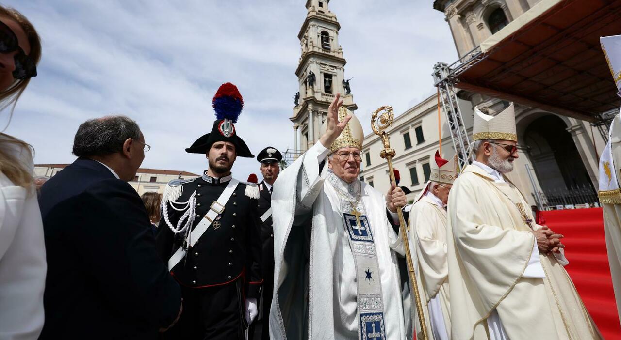 Conclave Pompei da Ilmattino.it conclave a pompei la supplica con il cardinale re la fumata nera durante le preghiera