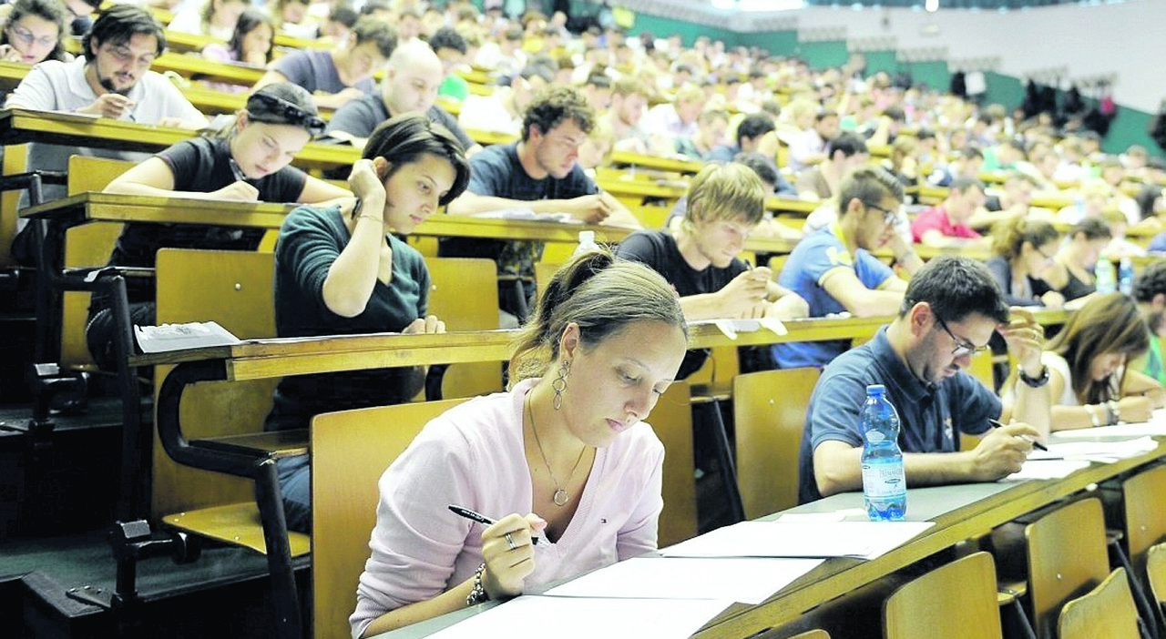 Medicina tre da Ilmessaggero.it medicina tre esami obbligatori per superare il primo semestre chimica fisica e biologia ecco cosa cambia