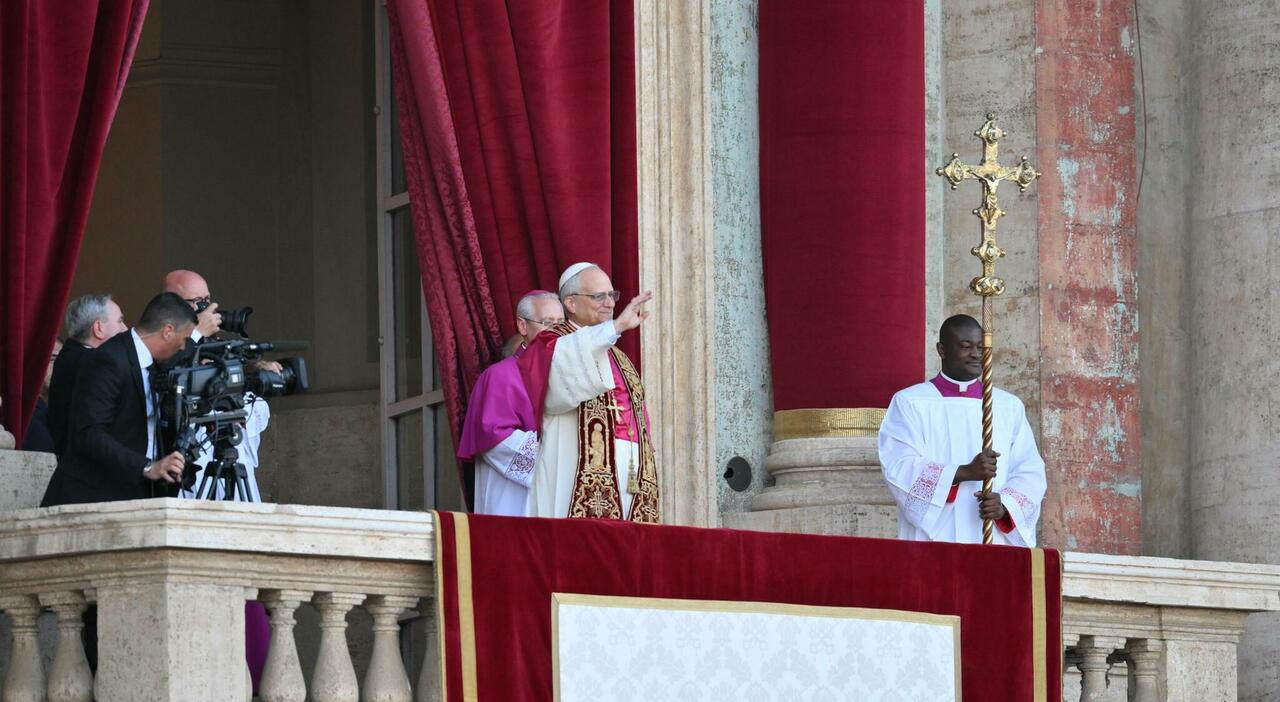 Robert Prevost Papa, il primo discorso (scritto e non improvvisato): la pace, il ricordo di Francesco e l Robert Prevost Papa, il primo discorso (scritto e non improvvisato): la pace, il ricordo di Francesco e l