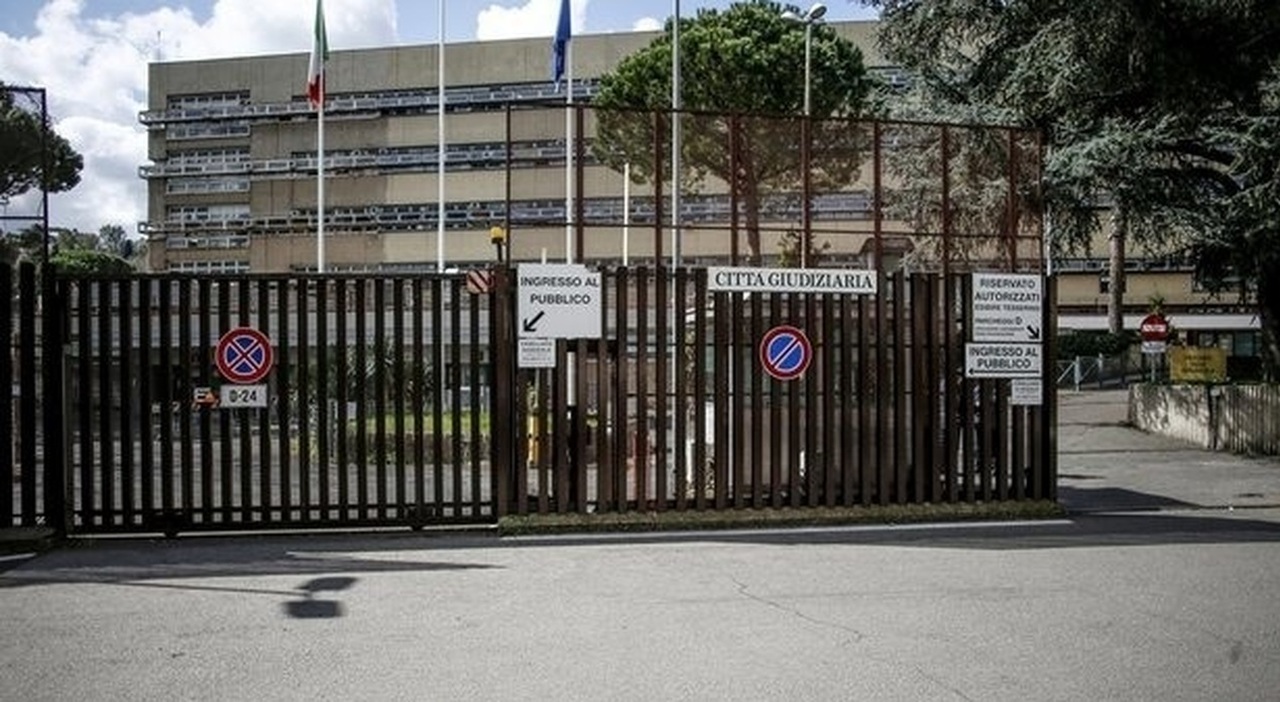 Il caso della stalker che seguiva l’ex con il GPS: una sentenza sorprendente Il caso della stalker che seguiva l’ex con il GPS: una sentenza sorprendente