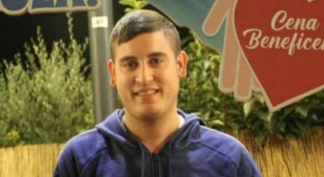 angelo errico muore a 20 anni per una malattia fulminante il comune di san rufo proclama il lutto cittadino da Ilmattino.it angelo errico muore a 20 anni per una malattia fulminante il comune di san rufo proclama il lutto cittadino