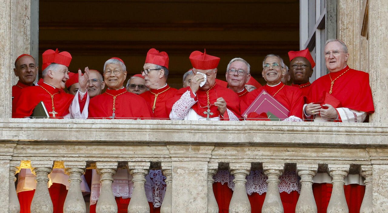 Papa Leone, dicasteri tutti confermati (a tempo): Parolin resta al suo posto. Ma lo spoil system ci sarà. Ecco come può cambiare la Curia Papa Leone, dicasteri tutti confermati (a tempo): Parolin resta al suo posto. Ma lo spoil system ci sarà. Ecco come può cambiare la Curia