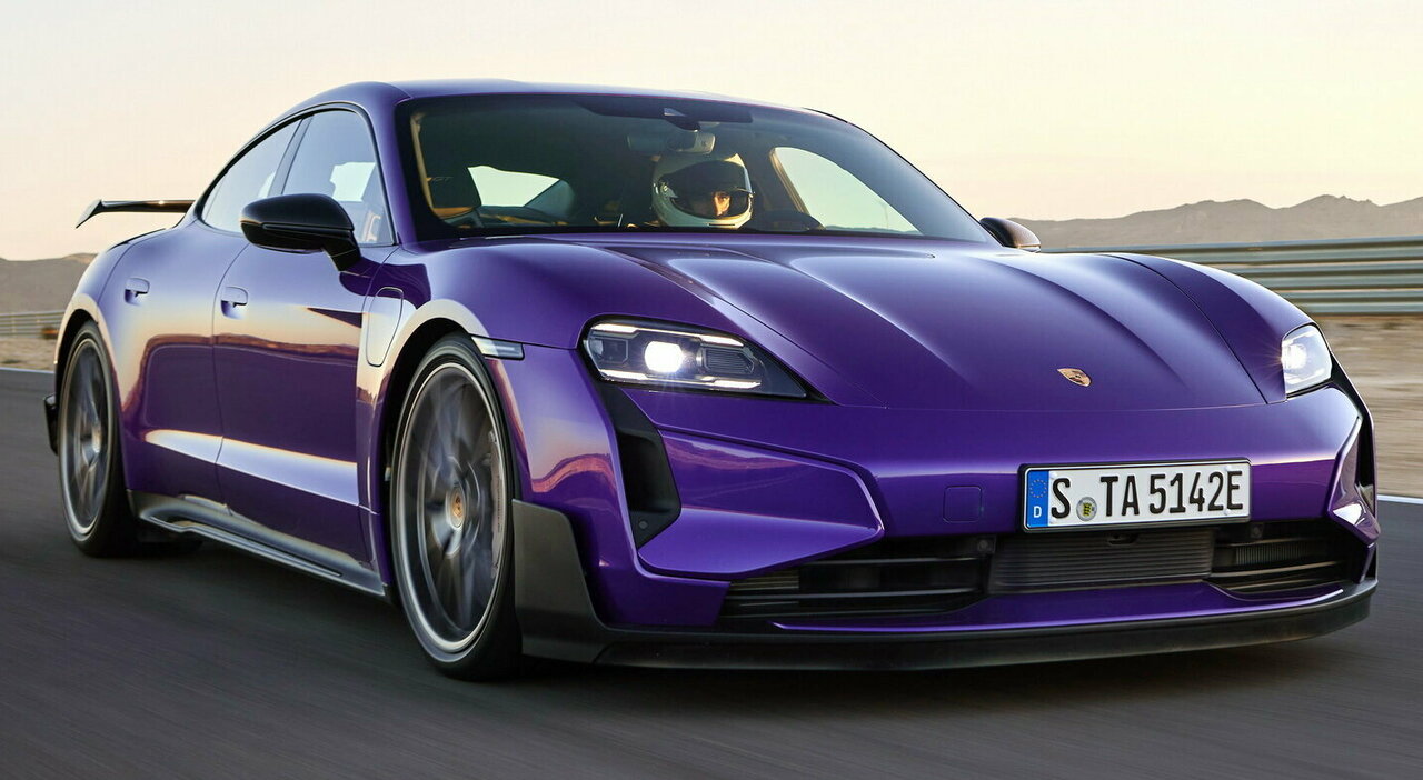 Taycan Turbo GT in allestimento Weissach