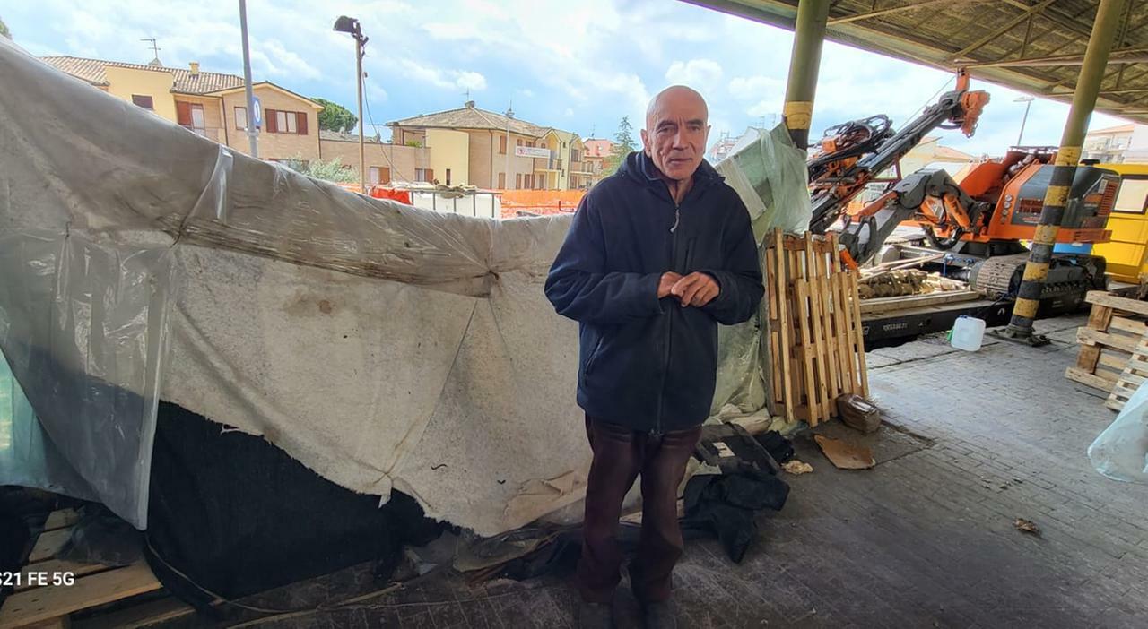 angelo apruzzi ha 61 anni vivo in stazione a macerata da 40 giorni ho un gattino la mia vita è tutta qui da Corriereadriatico.it angelo apruzzi ha 61 anni vivo in stazione a macerata da 40 giorni ho un gattino la mia vita è tutta qui