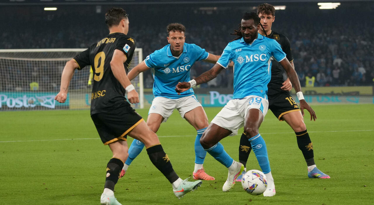 Napoli Genoa 2 2, gli azzurri vincono lo scudetto se: tutte le combinazioni possibili Napoli Genoa 2 2, gli azzurri vincono lo scudetto se: tutte le combinazioni possibili