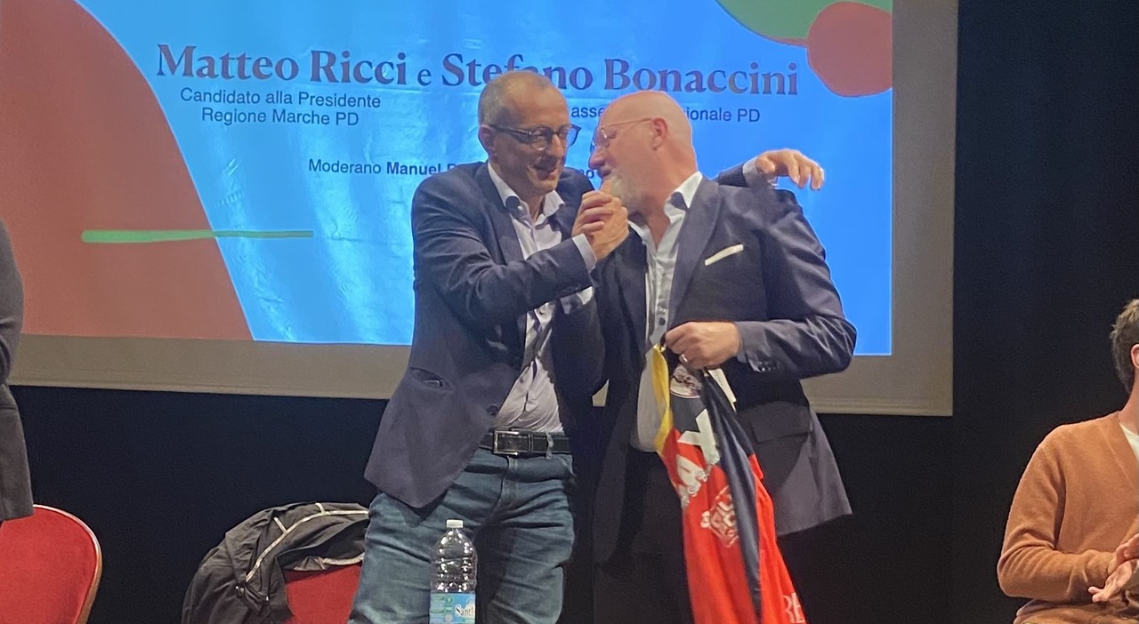Ricci Acquaroli, il duello infinito. A Macerata Feltria con Bonaccini non manca la frecciata a Spacca Ricci Acquaroli, il duello infinito. A Macerata Feltria con Bonaccini non manca la frecciata a Spacca